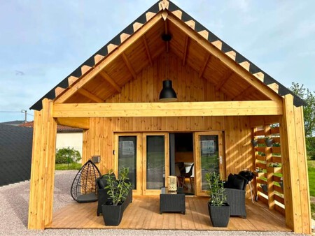 Conozca El Encanto Rustico De Les Chalets Du Parc De Laura Inaugurado Esta Primavera Esta E 1