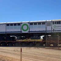 A Austrália já está testando um trem elétrico de alcance infinito: ele pode gerar tanta potência nas descidas que economizará milhões de litros de diesel. 