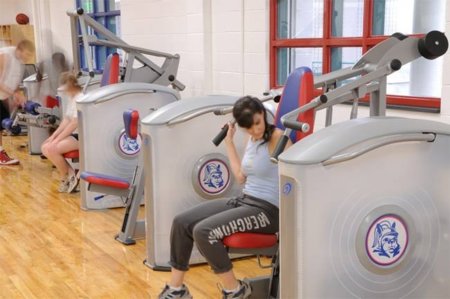 Aprovechar al máximo las máquinas del gimnasio para trabajar nuestro cuerpo al completo