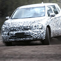 Mitsubishi Outlander 2022 se deja ver en sus primeras fotos oficiales, durante sus pruebas off-road