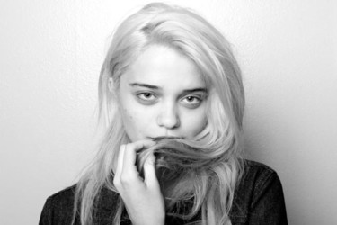 Sky Ferreira - Night Time, My Time; synth pop retro y portadas "escandalosas" 