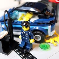 Una ingeniera recrea con LEGO el mundo de las pruebas de choque en este espectacular vídeo en stop-motion