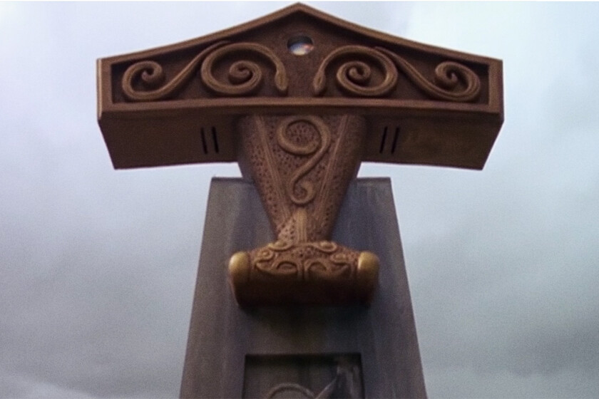 Existe un Thor en Stargate que tiene su propio "martillo"... pero la comparación con el superhéroe de Marvel acaba ahí