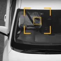 Imposible escapar de estos radares: Australia estrena un sistema pionero para detectar el uso del móvil al volante