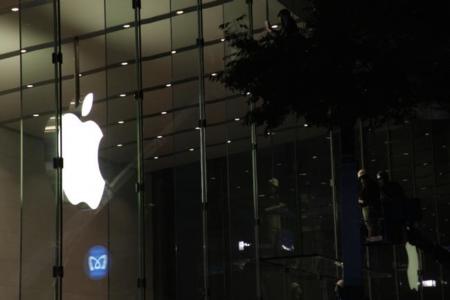 Echa un vistazo a las primeras fotografías de la Apple Store de Omotesando