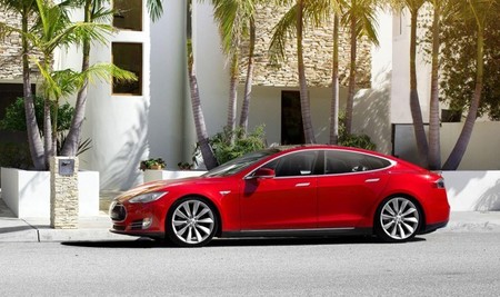 Telefónica será el proveedor de conexión móvil para los Tesla Model S en varios países europeos
