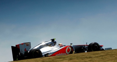 Lewis Hamilton repite el mejor tiempo en la segunda sesión