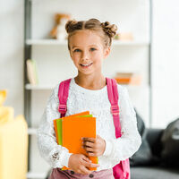 Muchos alumnos vuelven al cole sin libros de texto en sus mochilas: ¿por qué no se consiguen? 