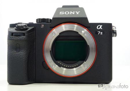 Sony aún no contempla lanzar una cámara de formato medio, y Olympus pasa de las Full Frame