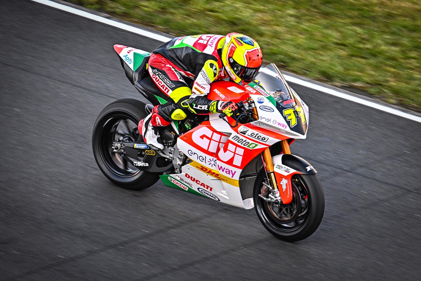 Jordi Torres gana la primera carrera del mundial de MotoE y las motos ...