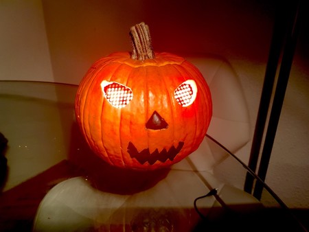 Así podrás crear una horripilante y divertida calabaza de Halloween con Arduino
