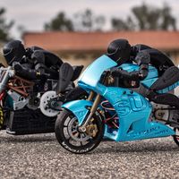 Hazte un regalo en 3D, imprimiendo en casa estas Suzuki GSX-RR y Ducati draXter
