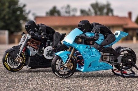 Hazte un regalo en 3D, imprimiendo en casa estas Suzuki GSX-RR y Ducati draXter