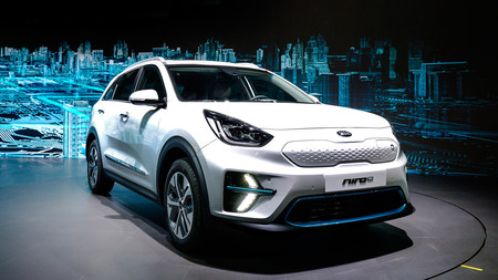 El Kia Niro EV ya está aquí: hasta 450 km de autonomía y 204 CV para este SUV eléctrico
