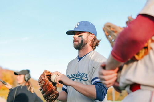 Es una de las películas con mejores críticas del año pasado, pero nadie quería estrenarla. Un partido de béisbol fuera de lo común que ya está en streaming 
