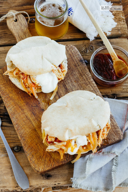Pitas rellenas de pollo al chipotle. Receta