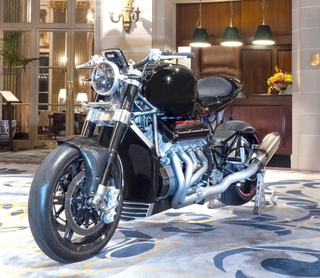 ¡Brutal! 3.000 cc, 480 CV y 362 km/h para esta moto con motor V8 hecho con dos bloques de Hayabusa