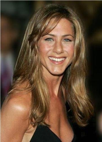 Jennifer Aniston no necesita hombres, sólo un par de sus mejores nadadores