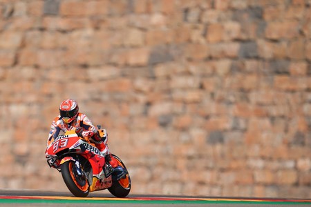 ¡Inalcanzable! Marc Márquez consigue una pole position de otro mundo en Aragón