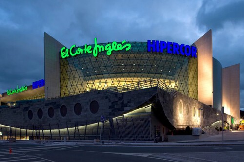 El Corte Inglés liquida todo el stock de botas y zapatillas desde 11 euros en su outlet