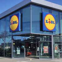 Lidl está agotando esta batería externa de carga rápida para hasta tres dispositivos (en dos colores) que sólo cuesta 9,99 euros 