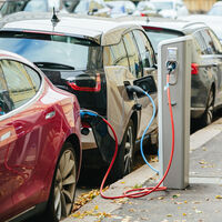 Las marcas prometen fabricar muchos coches eléctricos, pero la realidad es que no tienen materias primas suficientes. Sobre todo las europeas