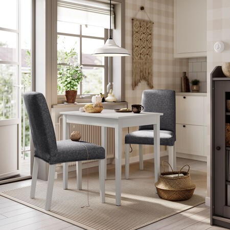 Mesa de cocina con dos sillas