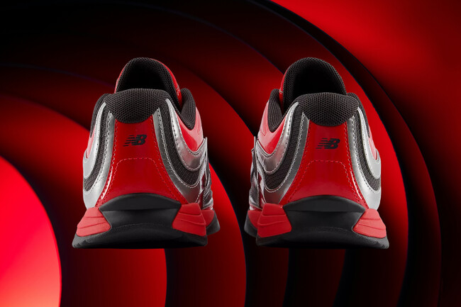 Parecen Un Ferrari Pero Son Las Zapatillas De New Balance Que Te Llevaran A Toda Velocidad A La Nostalgia De Tus Mejores Looks De Los 2000