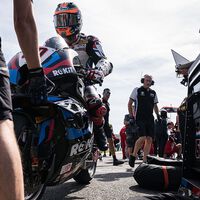 La entrada de BMW en MotoGP se calienta. Ya hay una hoja de ruta a seguir, y podría depender de Valentino Rossi 