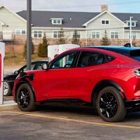Há mais carregadores e eles quebram menos, mas proprietários de carros elétricos estão cada vez mais insatisfeitos e buscam algo como os Tesla 