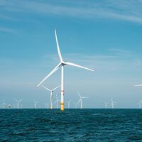 Japón apostó fuerte por la energía nuclear. Ahora quiere batir todos los récords de la eólica con una ciudad de molinos flotantes en mitad del Pacífico 