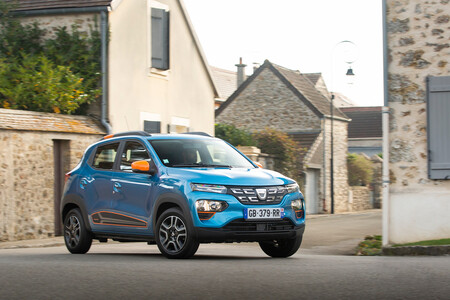 El Dacia Spring, el eléctrico más barato del mercado, ya triunfa en Europa: más de 40.000 pedidos en menos de un año