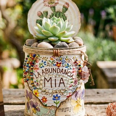 No tires tus latas de duraznos en almíbar vacías: transfórmalas en macetas para decorar tu hogar