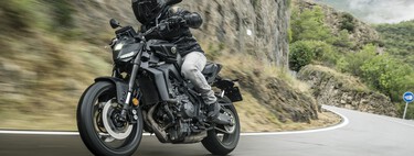 Probamos la Yamaha MT-09 Y-AMT:  sin maneta de embrague ni pedal de cambio, pero con buenas sensaciones