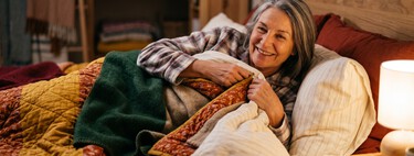 Você usou seus cobertores do jeito errado a vida inteira: descubra a ordem correta das cobertas na cama para reter o calor e esquentar muito mais rápido no frio