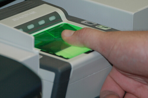 La IA ha descubierto algo sobre nuestras huellas dactilares que puede alterar nuestra seguridad e investigaciones 