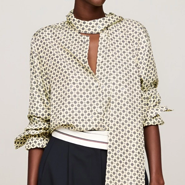 Tommy Hilfiger Blusa de mujer estampada con cuello camisero