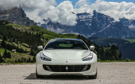 ¡No más rumores! Ferrari sí está interesada en desarrollar un SUV