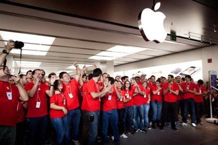 La Apple Store de Marbella abre sus puertas