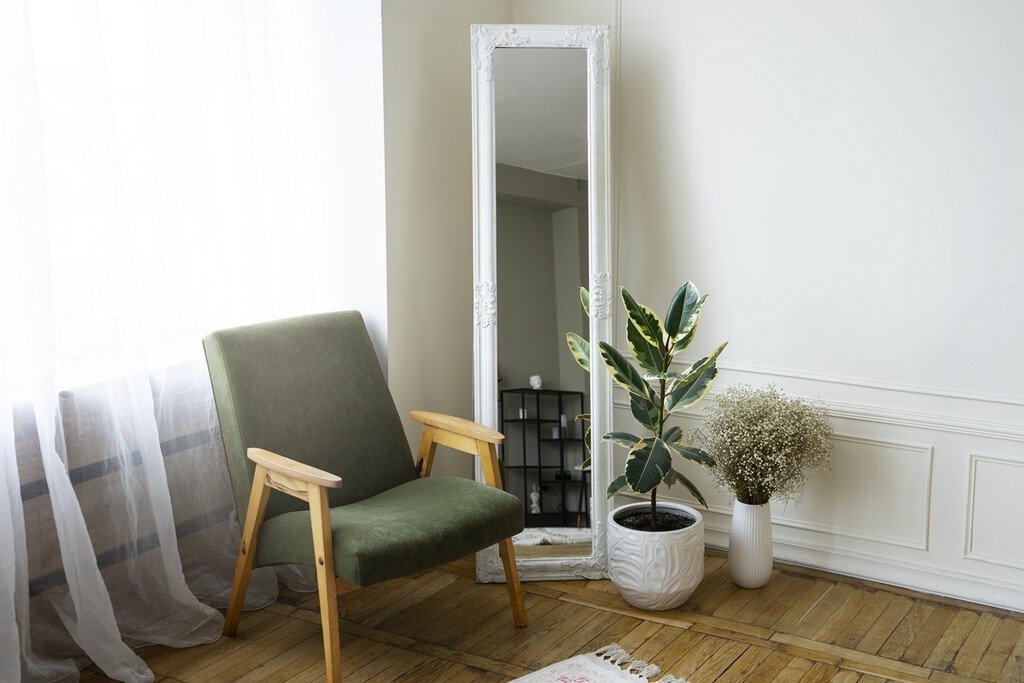 El nuevo y bonito mueble de Ikea que es ideal para recibidores y pasillos estrechos: tiene solo 36 centímetros de fondo y mucho espacio de almacenaje 