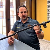 Enrique Álvarez, mecánico, critica la industria del motor: "En cinco años nadie va a tener coche financieramente hablando" 