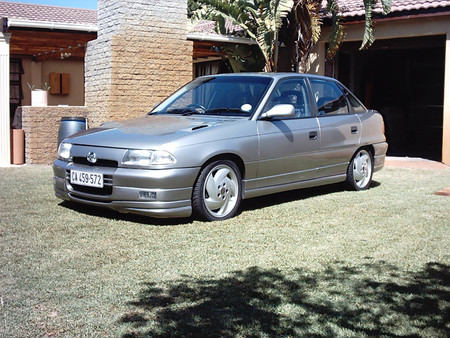 Con motor de Opel Calibra Turbo 4x4. Así eran los Opel Kadett y Astra 200ts sudafricanos
