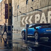 Un estudio confirma que sí queremos comprar coches eléctricos, pero nos faltan dos cosas muy importantes: puntos de recarga e información 