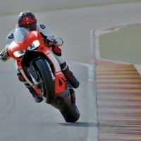 Sube el volumen y deja que la Ducati 1299 Superleggera te alegre el día rodando a fuego