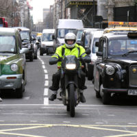 Si te gusta Londres y te sobran 450.000 euros puedes comprarte una plaza de aparcamiento