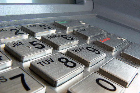 Almunia dice que los bancos tienen que ser más transparentes