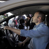 Andrés Iniesta es el nuevo embajador de la movilidad cero emisiones de Nissan