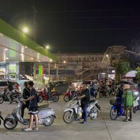 La guerra que amenaza al petróleo mundial ha llegado a TikTok: influencers en Tailandia protestan porque las gasolineras se han quedado sin combustible