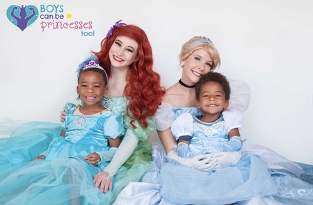 Los niños también pueden ser princesas y jugar a lo que quieran: así lo demuestran estas fotos
