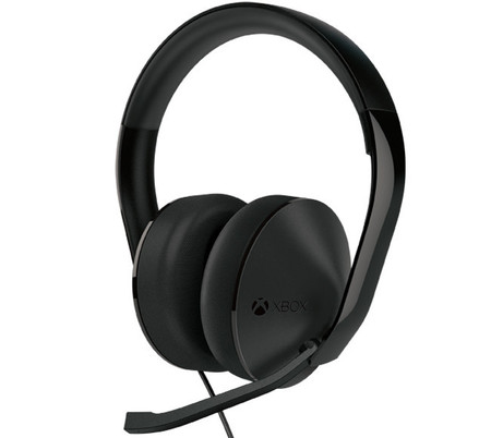 Xbox One también tendrá auriculares estéreo oficiales y adaptador para auriculares